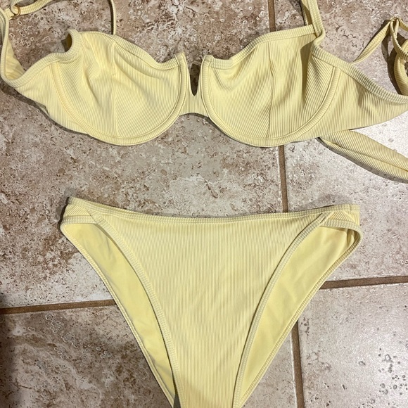 l*space Other - Women's Yellow Ribbed Underwire Bikini Set